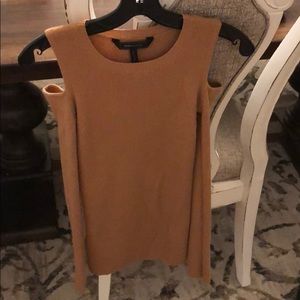 XS Bcbg cold shoulder top